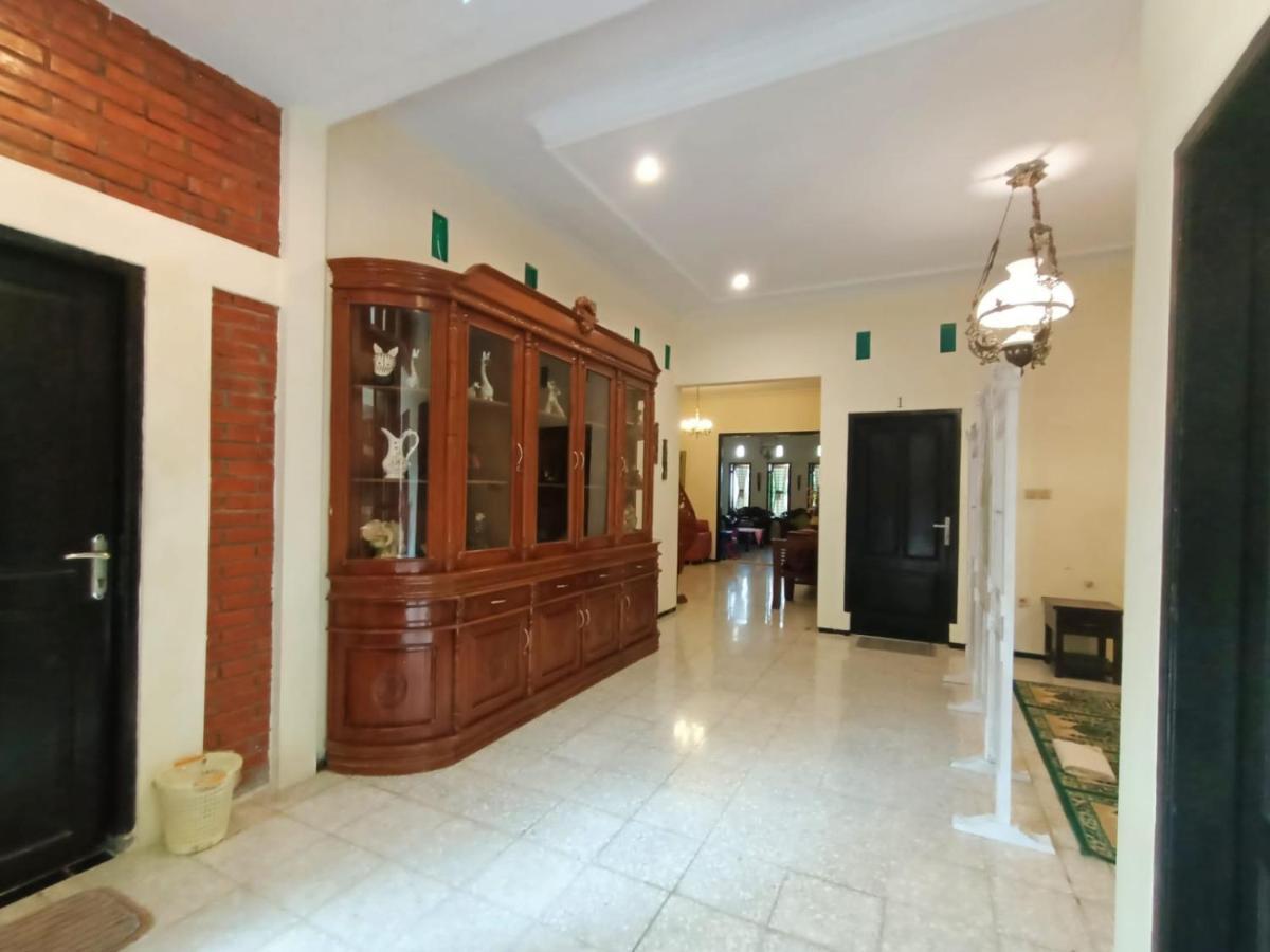 Rumah Kami Guest House Джокьякарта Экстерьер фото