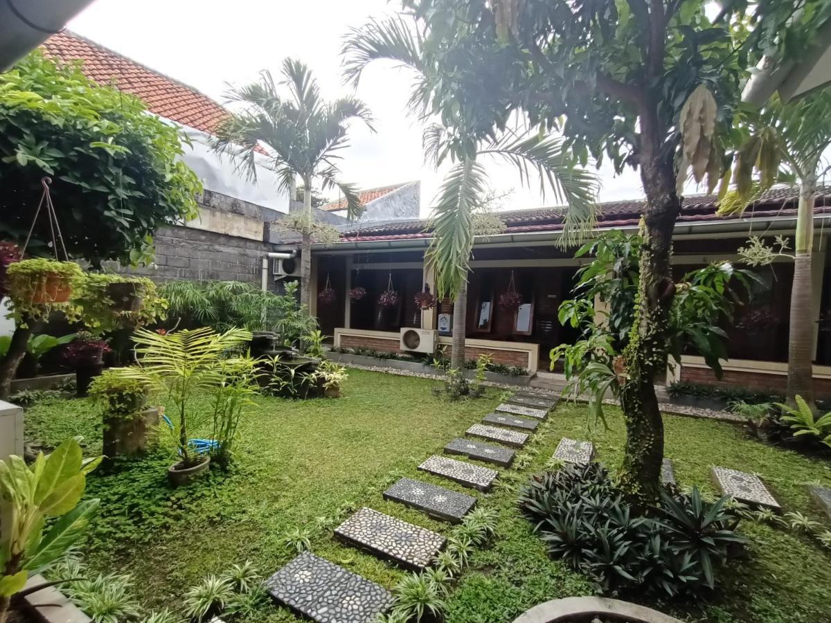 Rumah Kami Guest House Джокьякарта Экстерьер фото