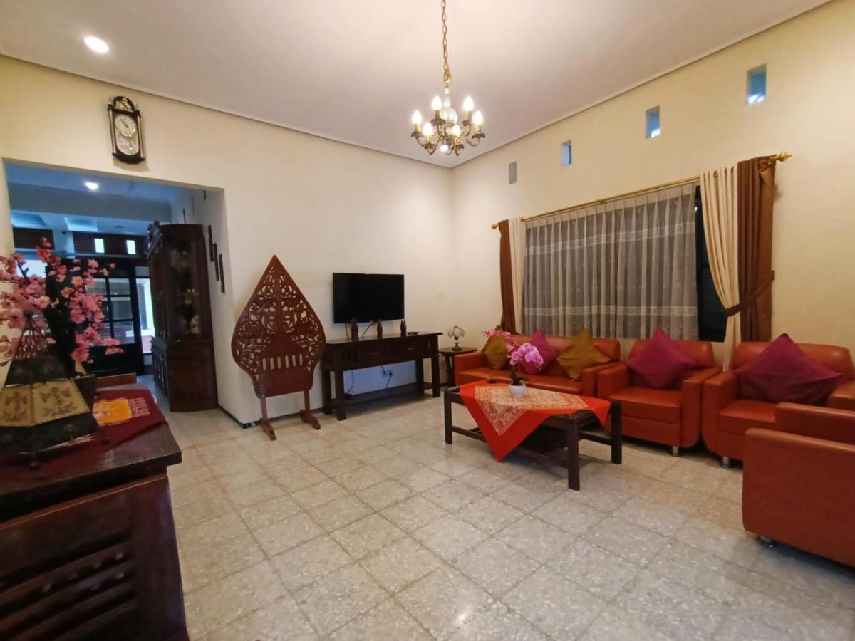 Rumah Kami Guest House Джокьякарта Экстерьер фото