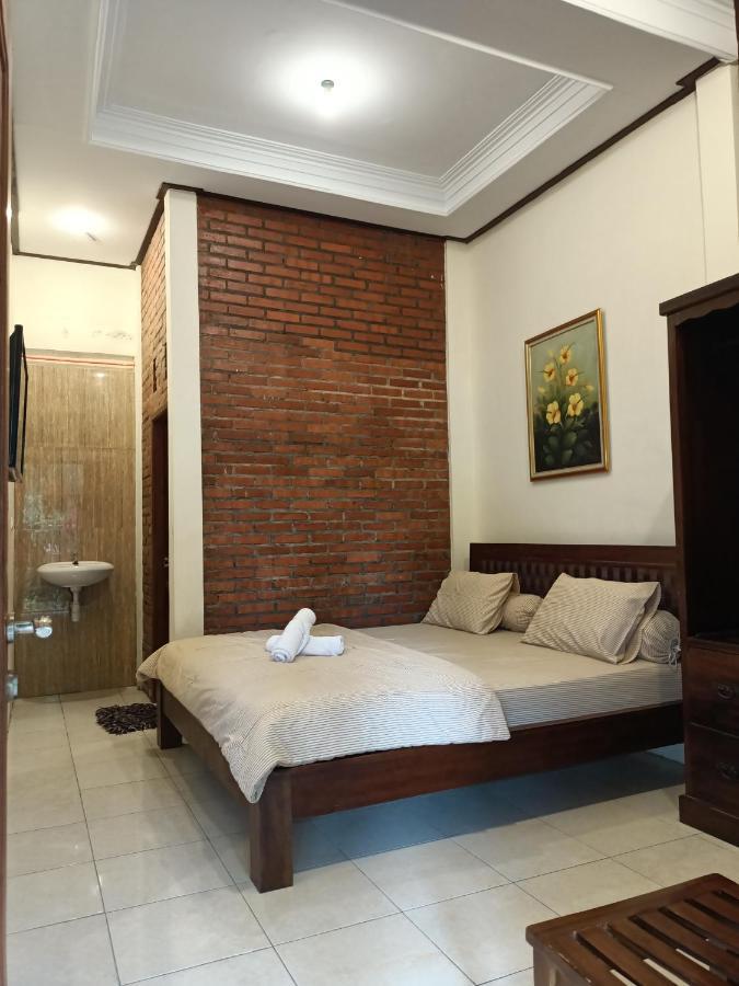 Rumah Kami Guest House Джокьякарта Экстерьер фото